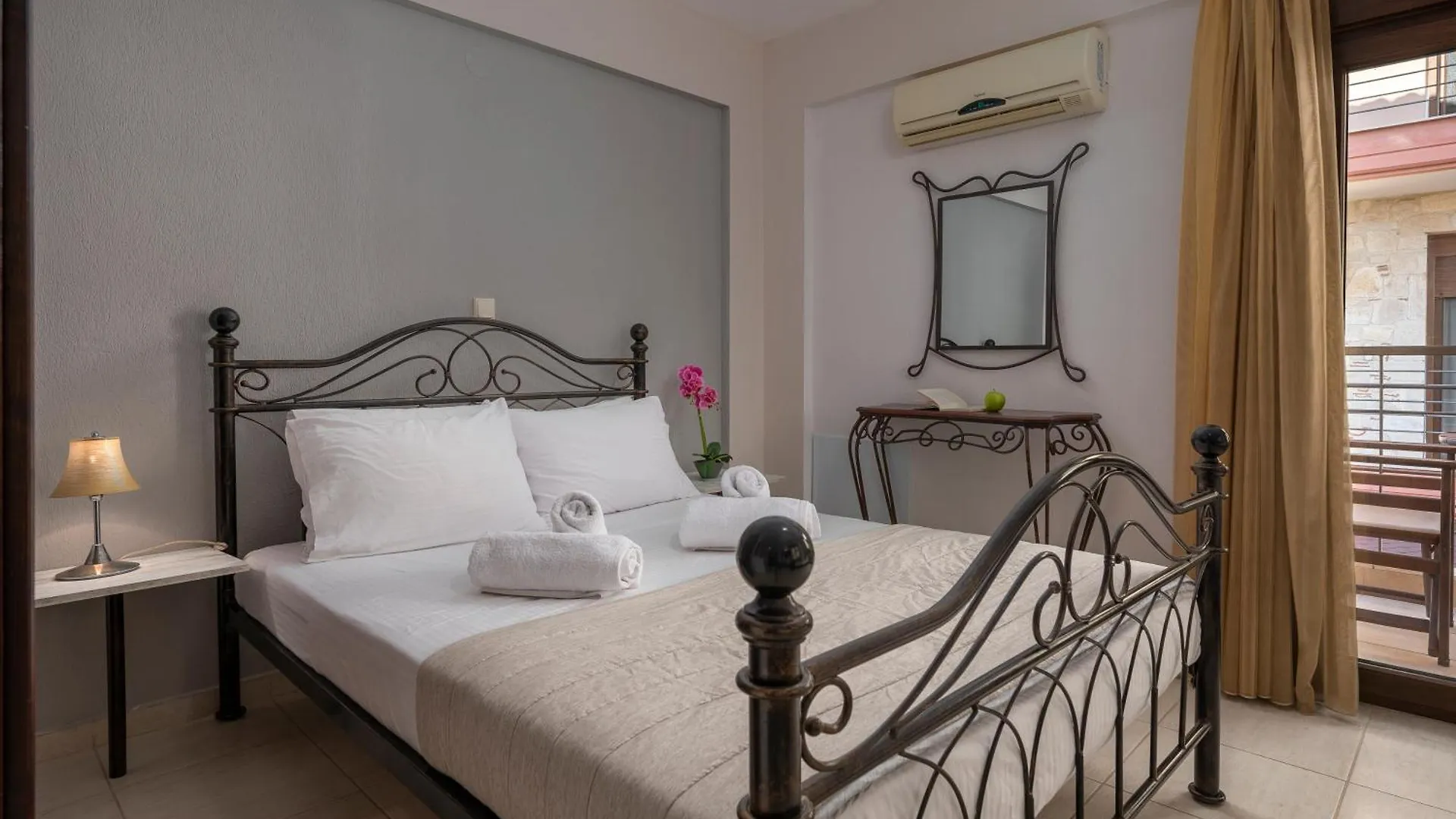 Eleon Suites & Apartments Afytos 0*,  Greece
