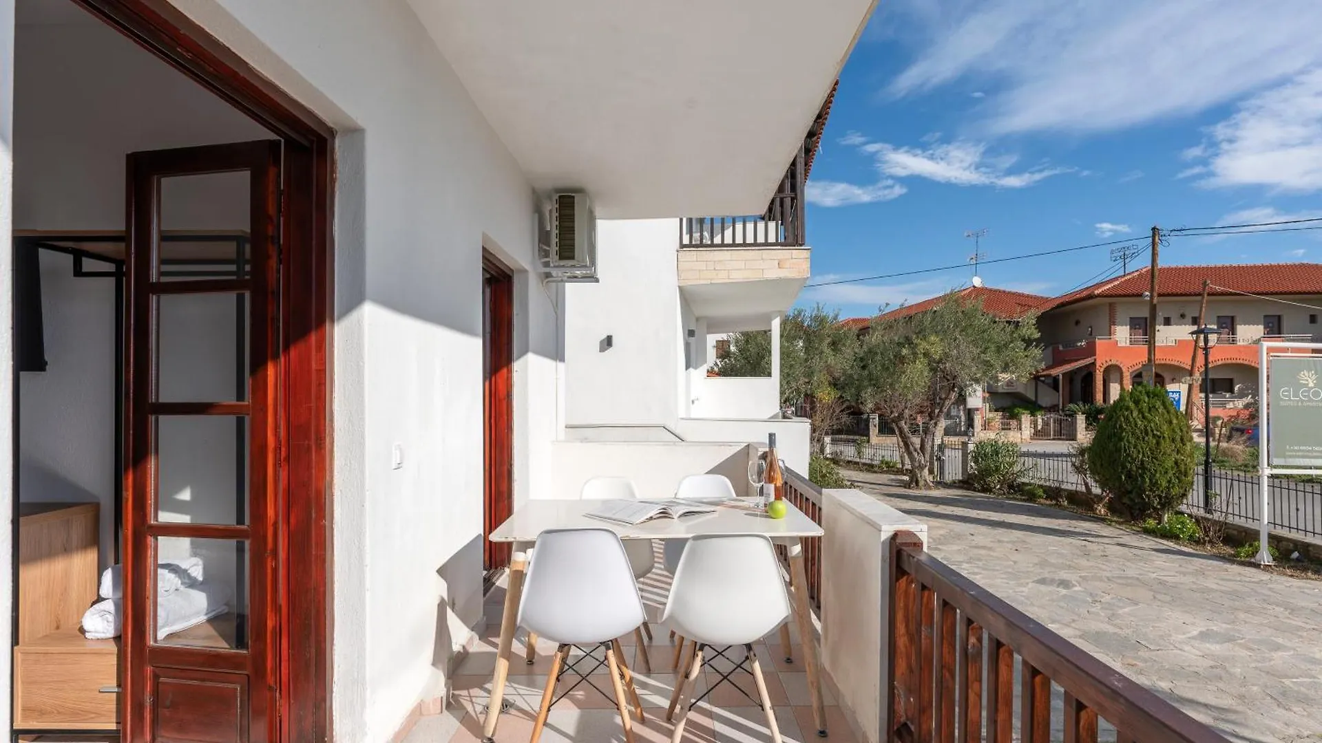 Eleon Suites & Apartments Afytos Greece