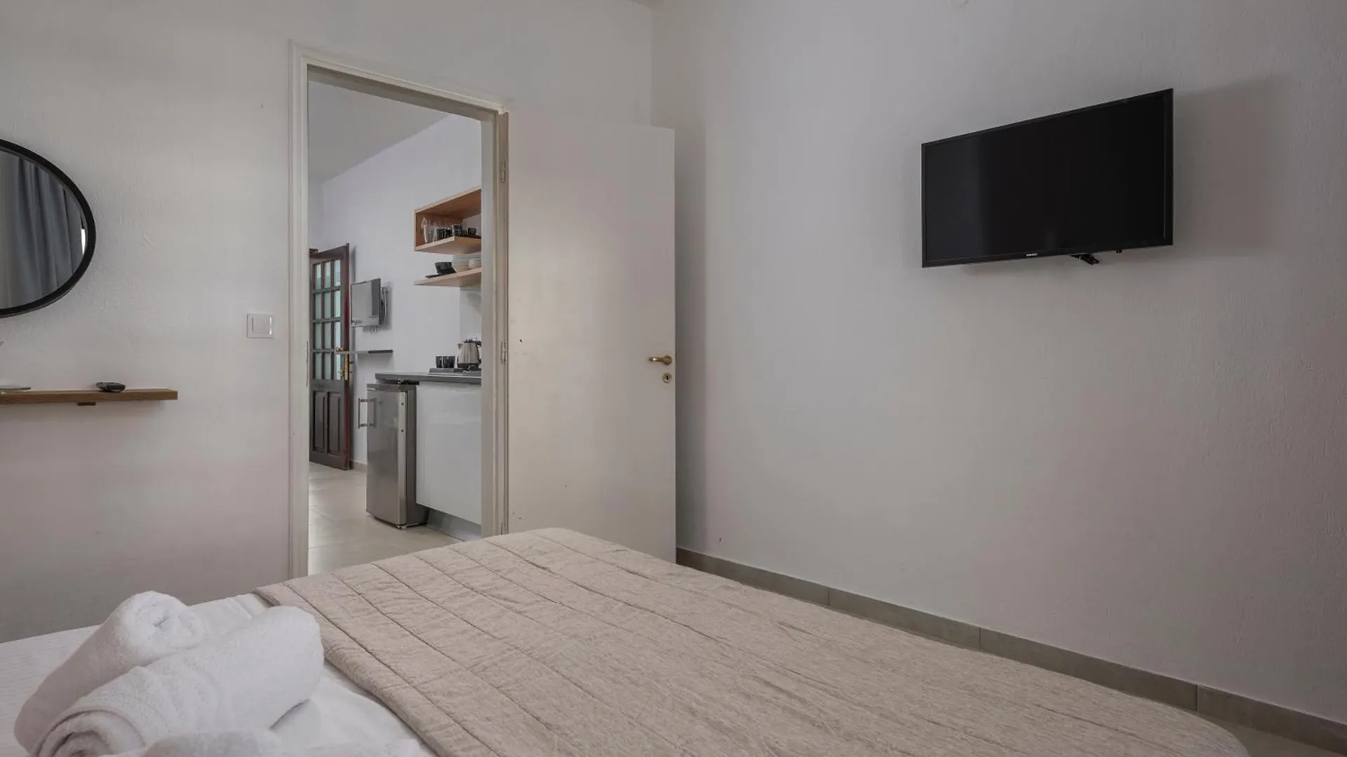 Eleon Suites & Apartments Afytos Greece
